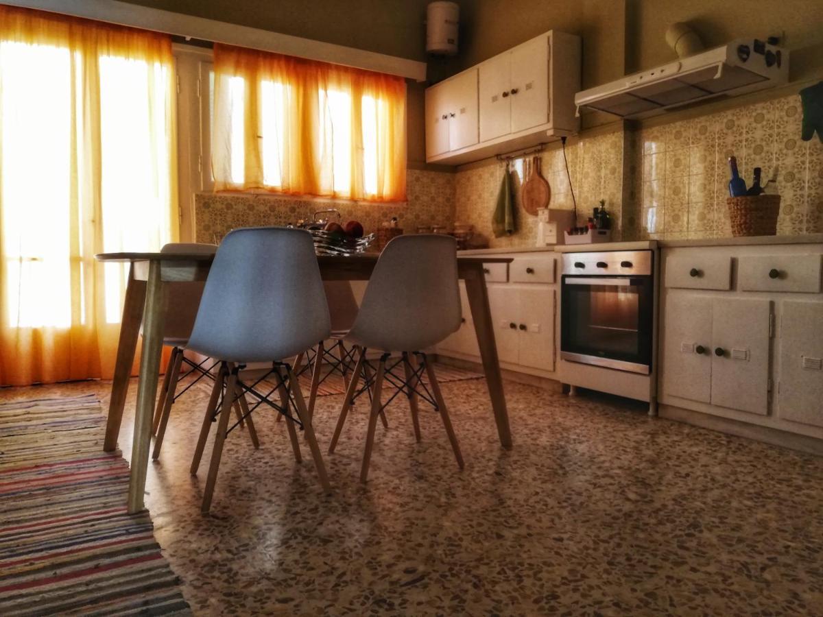 Cosy Retro Apartment Zakynthos Town Exterior photo
